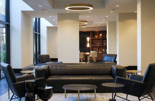 Richmond Hotel | Radisson Blu Vancouver Airport Hotel & Marina