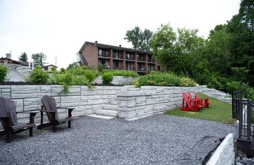 Ottawa Division Hotel | Ramada by Wyndham Ottawa On The Rideau