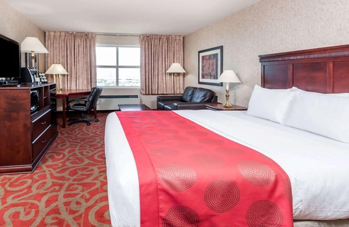 Sherwood Park Hotel | Ramada by Wyndham Sherwood Park