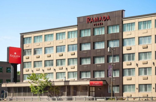 Cote-Des-Neiges—Notre-Dame-De-Grace Hotel | Ramada Plaza by Wyndham Montreal