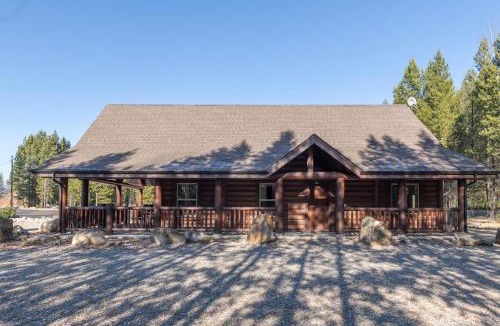 Valemount House | Raven Cabin