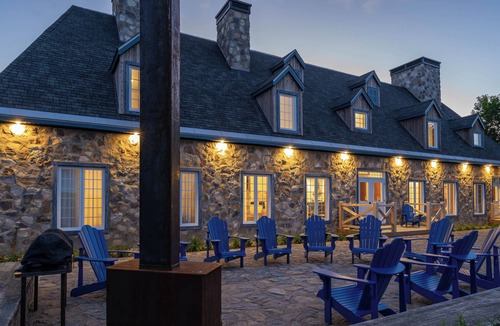 Saint-Paulin House | Reconnect with Nature – Wellness Resort Stay with Trails, River Views & Forest