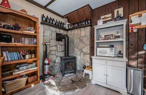 Northern Bruce Peninsula Cottage | Red Barn | WATERFRONT | Private | TOBERMORY | A-Frame | PET FRIENDLY