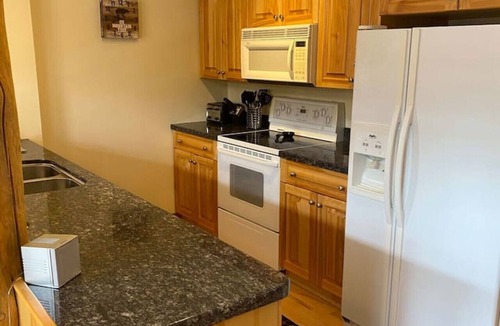 Rossland Condo | Red Rob #6 - 2 bedroom Sleeps 6