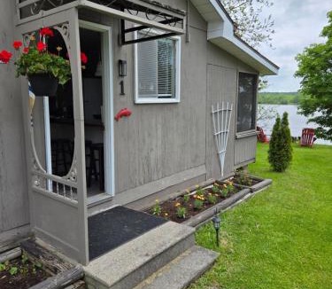 Lyndhurst House | Redfish Cottages