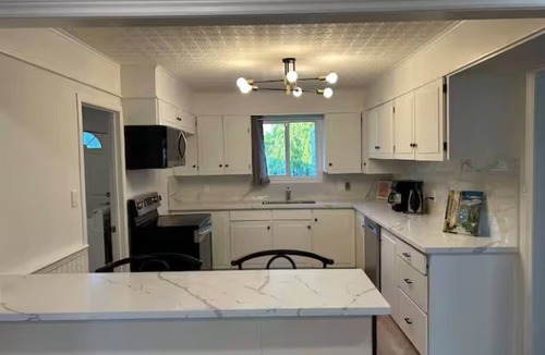 Virginia House | Relax in 5 Cronsberry