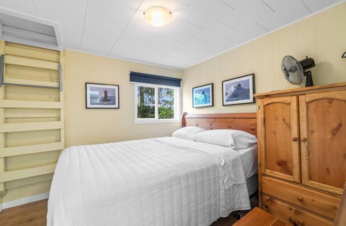 Celista Cottage | Relaxing Lake Escape ~ Waterfront ~ Scenic Views
