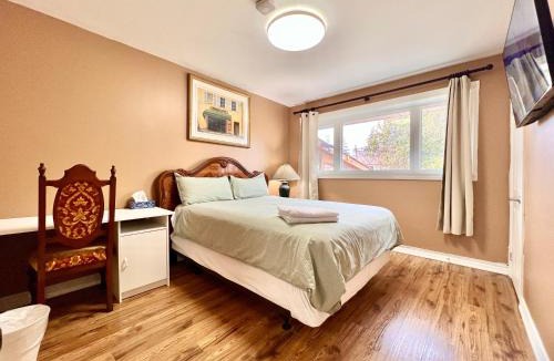 Newtonbrook House | Renovated Rooms 10-min to Finch Subway Near Yonge St