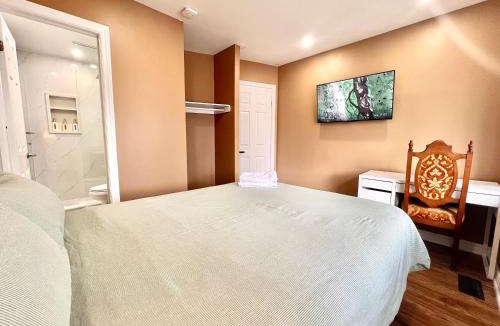 Newtonbrook House | Renovated Rooms 10-min to Finch Subway Near Yonge St