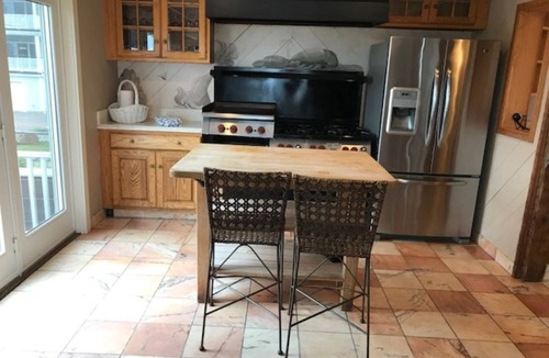 Misquamicut House | Rental in Misquamicut across the street from your beach access!