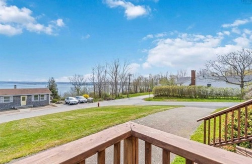 Digby House | RESIDENCE@151n3-bedroom home in captivating Digby Town, WiFi, AC, Streaming.