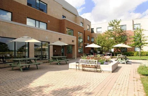 King City Apartment | Residence and Conference Centre – King City