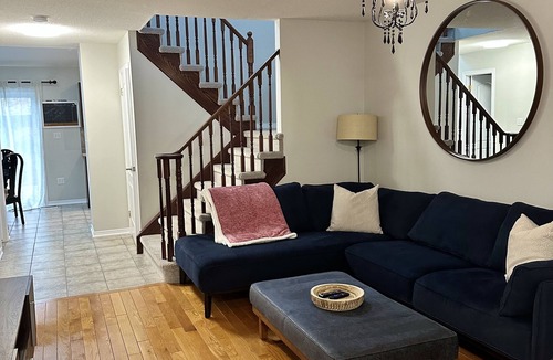 Grimsby House | Retreat in the Heart of Grimsby & Wine Country