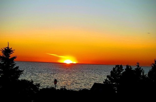 Stoney Creek Villa | Retreat to Luxury, Lakeview's & Lounge poolside