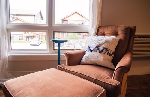 Radium Hot Springs Apartment | Rewind Radium | Groundfloor Getaway| 2 Patios | Jacuzzi Soaker Tub | Family Ftrs
