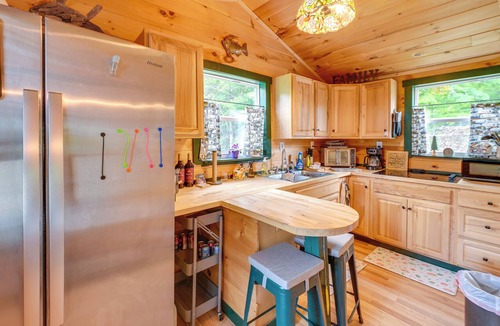 Lee Cabin | Ride-In/Ride-Out North Woods Cabin: On-Site Trails
