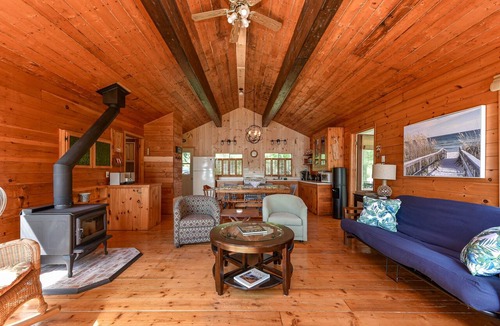 Portland Ski Chalet | Rideau Pines | Waterfront Cottage on Big Rideau Lake