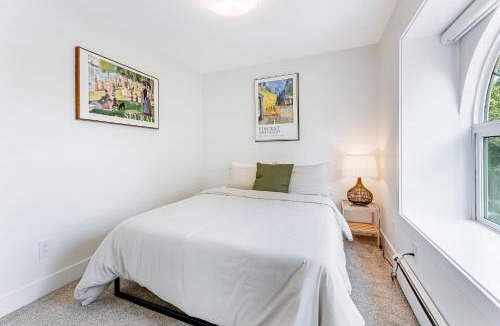 Knight House | Riley Park-Modern 4 Bedroom Home, Central location