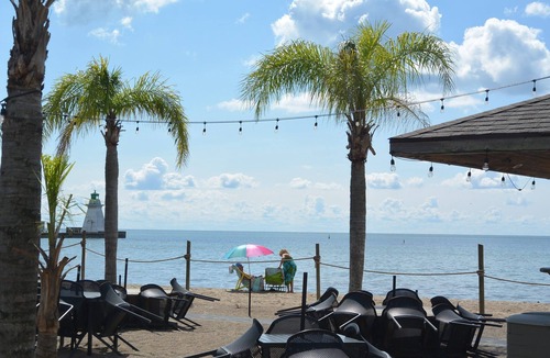 Port Dover Apartment | River front cottage close to the beach