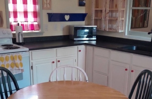 River John Cottage | 🌲River John Cottage + Guest Cabins | Near Rushton's Beach & ATV Trails