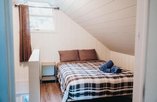 Frampton Ski Chalet | River & Miller Zoo - Louna-Nuage Shack