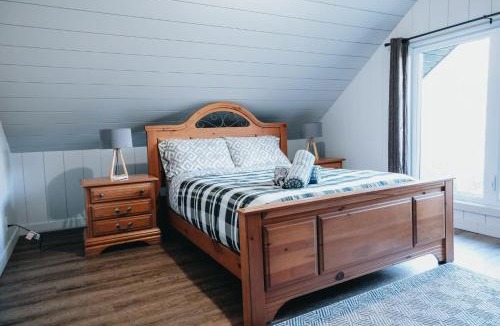 Frampton Ski Chalet | River & Miller Zoo - Louna-Nuage Shack