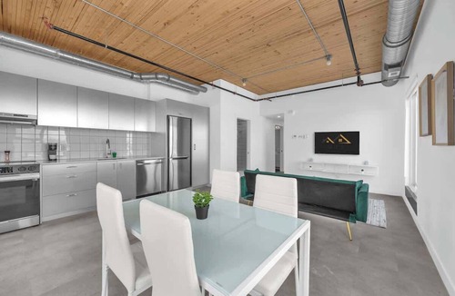 East Village Apartment | River View Apartment w/Sauna & Downtown Access