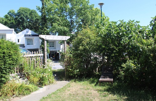 Fraserview House | River Walks and Golf at Duff Cottage