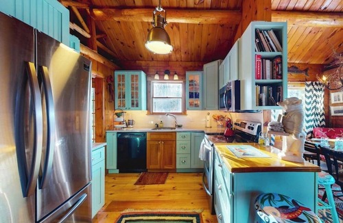 Boothbay Cabin | Riverfront retreat with a furnished deck, washer/dryer & fast WiFi