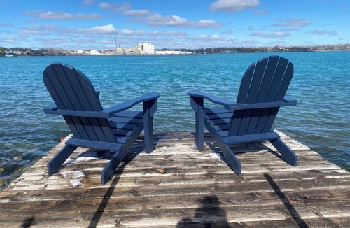 St. Clair Cottage | River’s Edge Cottage - St. Clair River Trail - Spectacular view!