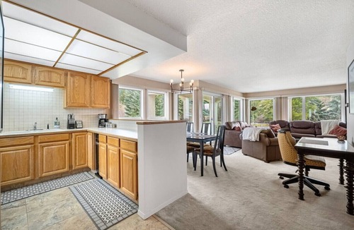 East Kootenay Apartment | Riverside Retreat | Hot Springs | Golf | Ground FL