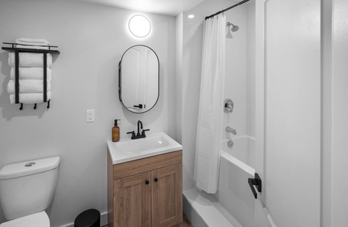 Lake Cowichan Hotel | Riverside Suite | Kitchenette, Firepit & BBQ