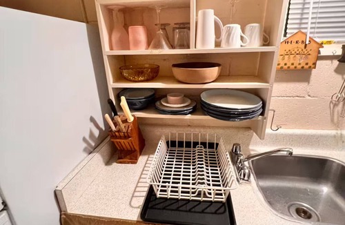 Bancroft Apartment | Riverside suite on York River in town free parking