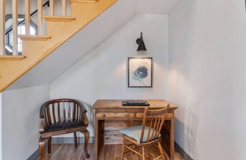 Saint Louis de Kent House | Riverview Countryside Farmhouse, King bed Spa Bath