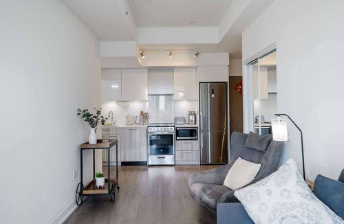 Garden District Hotel | RivetStays | The Jarvis Presidential Suite – 2 Bedroom + Den Suite