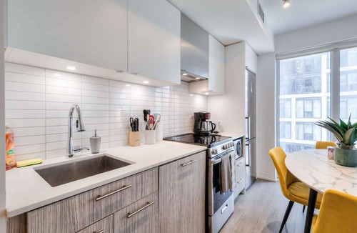 Garden District Hotel | RivetStays | The Jarvis Royal Suite – 2 Bedroom Suite