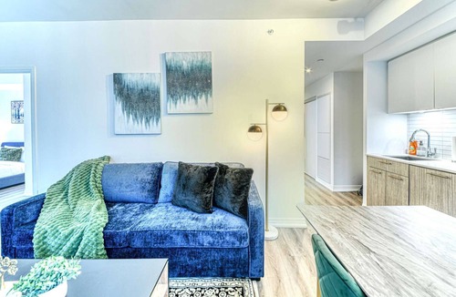 Garden District Hotel | RivetStays | The Jarvis Superior Suite – 2 Bedroom Suite