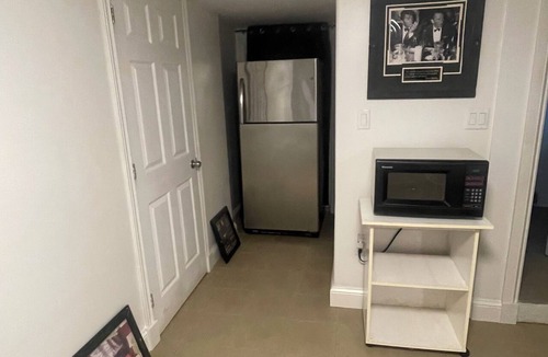 North End Apartment | Rock Bottom Newly Renovated Basement Flat in Heart of Halifax