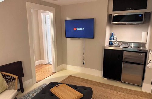 Rockland Apartment | Rockland Harbor, Restaurants & Art galleries steps away, 30 day minimum