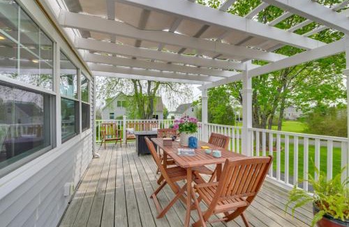 Rockland House | Rockland Home w/Deck 5 Mins to Historic Downtown!