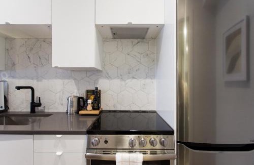 Little Italy Apartment | Romantic Studio in the Heart of Little Italy by Den Stays