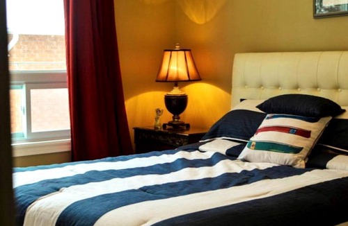 Janetville Cabin | Romantic Suite Rental on Lake Scugog near Port Perry in Ontario
