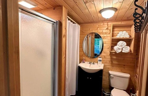 Stoneham Cabin | Romantic Treehouse with Forest Trails near White Mountain National Forest, Stoneham, Maine