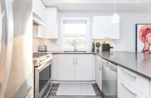 South Central Apartment | Rooftop Luxury Condo with Wrap Around Patio