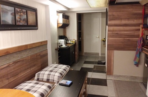 Wexford - Maryvale House | Room-2 (in 2-Room Basement Suite)