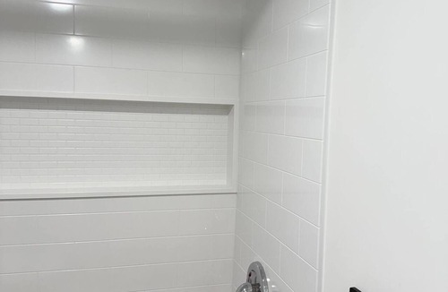 Fort Gary House | Room-haven in the Prairies 1BR B