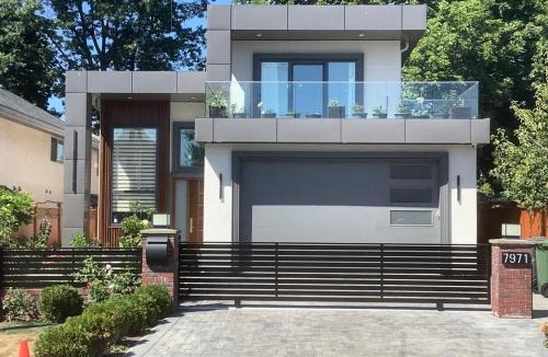 Richmond City Centre Bed & Breakfast | Rose Garden Vacation Studio