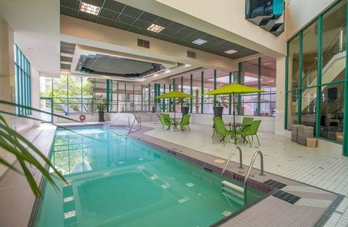 Yaletown Hotel | Rosedale On Robson Suite Hotel