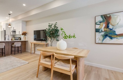 Southwest Calgary House | "Rosemary"3 Bdrm Townhome 10 mins to C-train & DT!