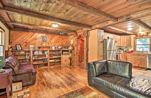 Bradford House | Rustic Bradford Cottage - 14 Miles to Sunapee Mtn!